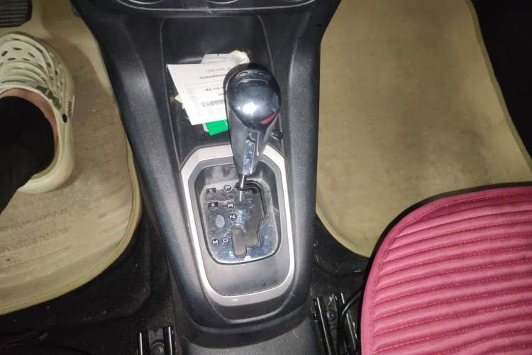 Used Peugeot 301 2014 1.6L Automatic Comfort Edition Gear Lever