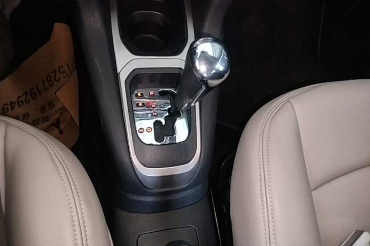 Used Peugeot 301 2014 1.6L Automatic Comfort Edition Gear Lever