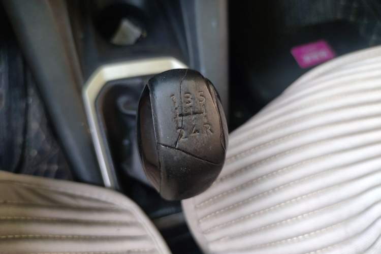 Used Peugeot 301 2014 1.6L Manual Comfort Edition Gear Lever