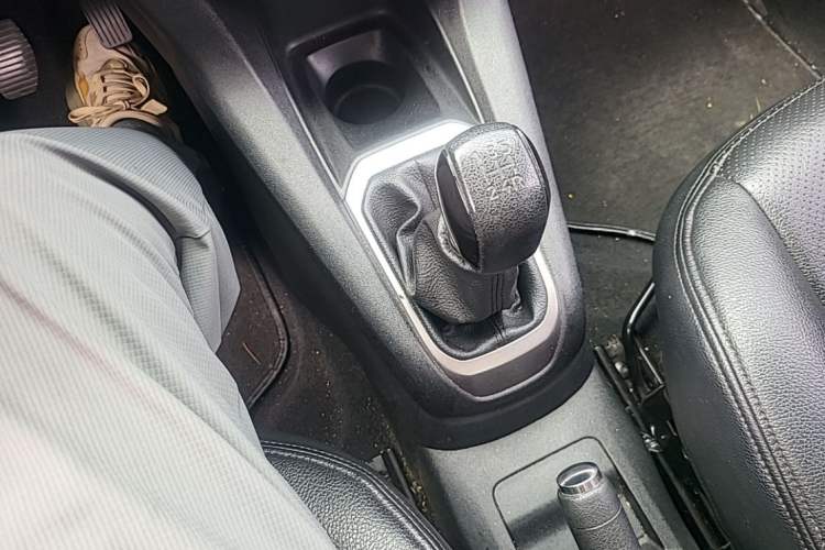 Used Peugeot 301 2014 1.6L Manual Comfort Edition Gear Lever