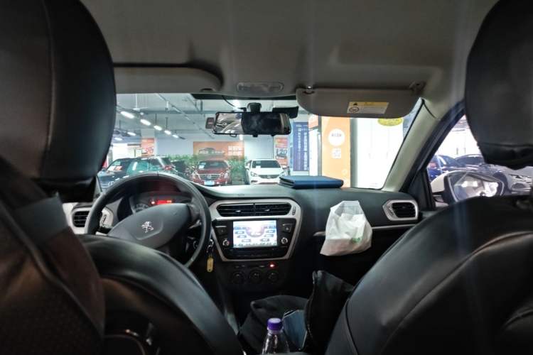 Used Peugeot 301 2014 1.6L Manual Comfort Edition Headliner