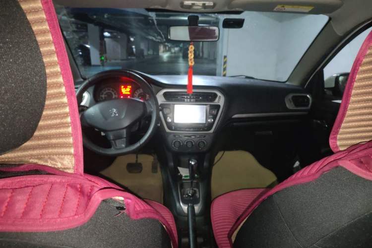 Used Peugeot 301 2014 1.6L Automatic Comfort Edition Headliner