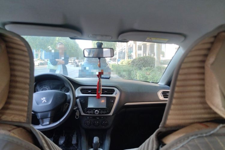 Used Peugeot 301 2014 1.6L Manual Comfort Edition Headliner