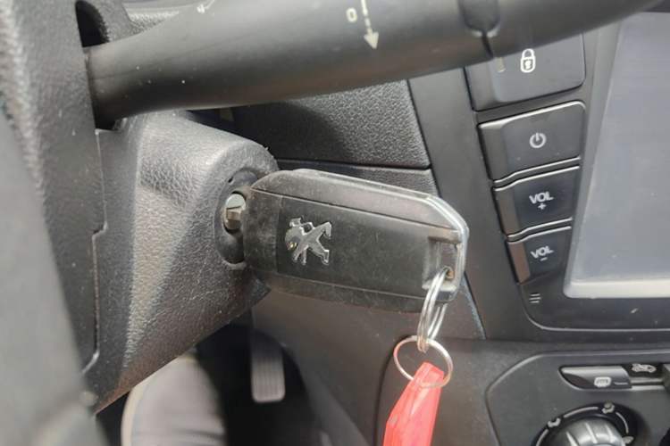Used Peugeot 301 2014 1.6L Manual Comfort Edition Interior 1