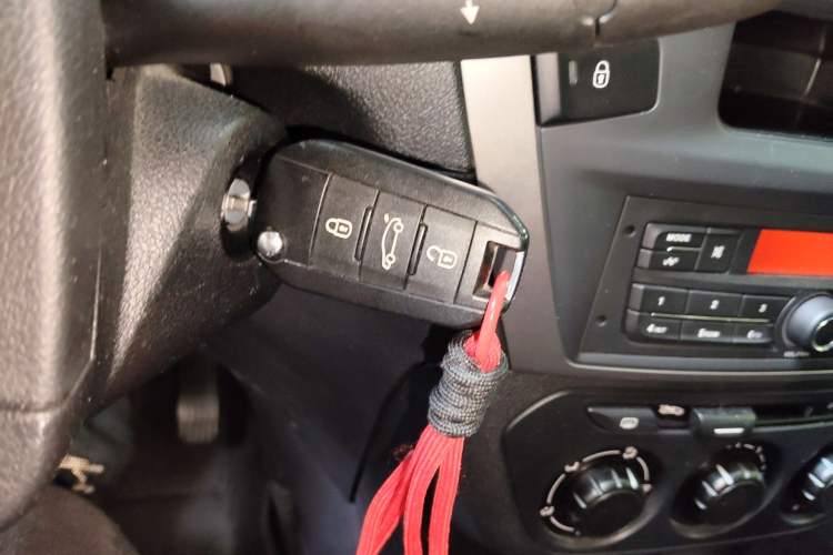 Used Peugeot 301 2014 1.6L Automatic Comfort Edition Interior 1
