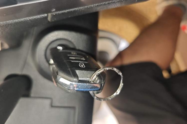 Used Peugeot 301 2014 1.6L Manual Comfort Edition Interior 1