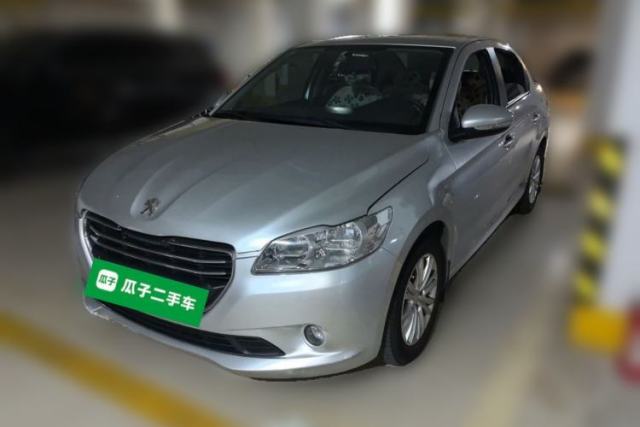 Ojetý Peugeot 301 2014 1.6L Automatic Luxury Edition