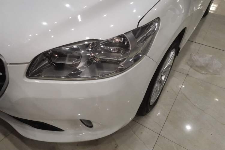 Used Peugeot 301 2014 1.6L Automatic Comfort Edition Left Front Headlight