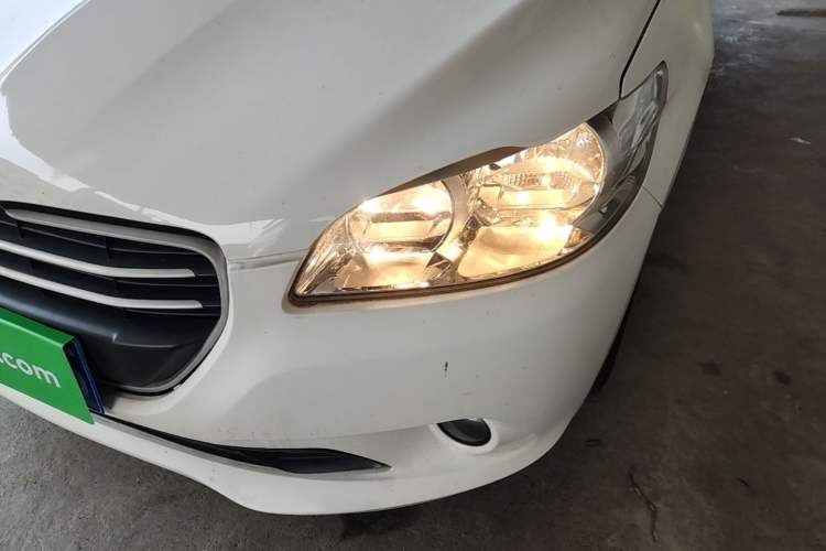 Used Peugeot 301 2014 1.6L Manual Comfort Edition Left Front Headlight