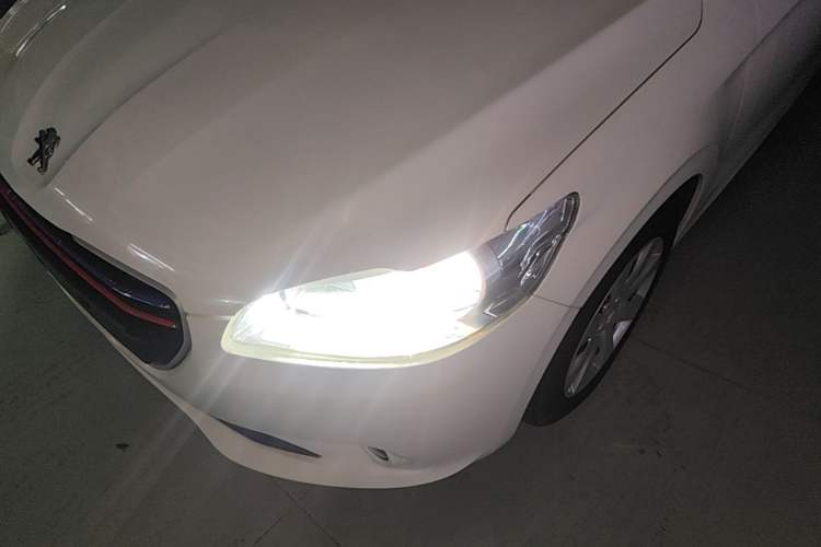 Used Peugeot 301 2014 1.6L Automatic Comfort Edition Left Front Headlight