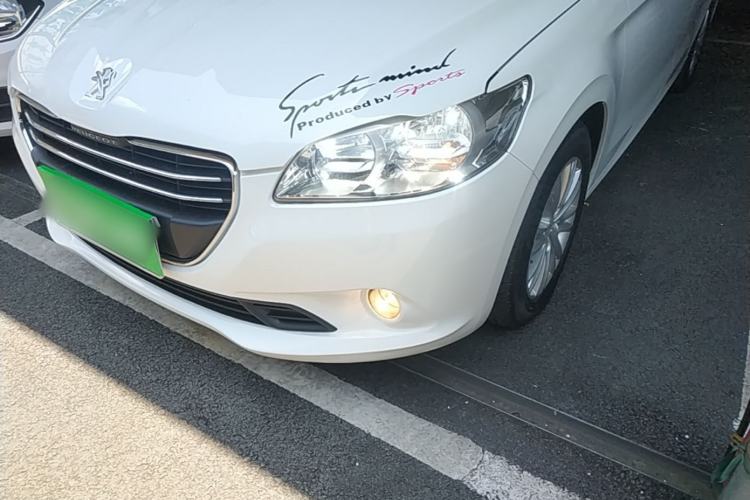 Used Peugeot 301 2014 1.6L Automatic Luxury Edition Left Front Headlight