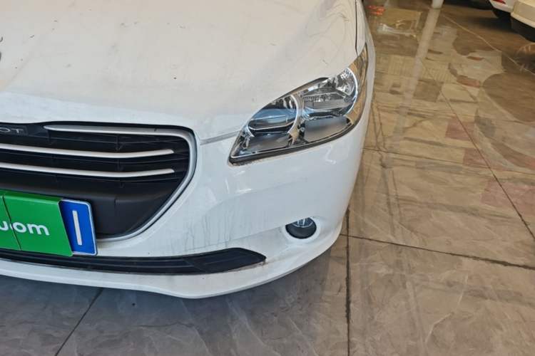 Used Peugeot 301 2014 1.6L Manual Comfort Edition Left Front Headlight