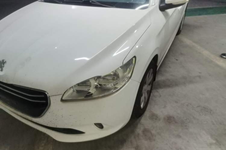 Used Peugeot 301 2014 1.6L Manual Comfort Edition Left Front Headlight