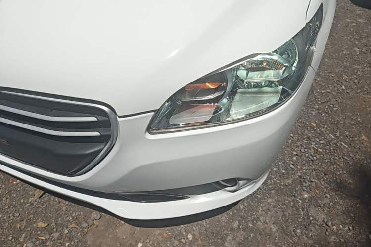 Used Peugeot 301 2014 1.6L Automatic Comfort Edition Left Front Headlight