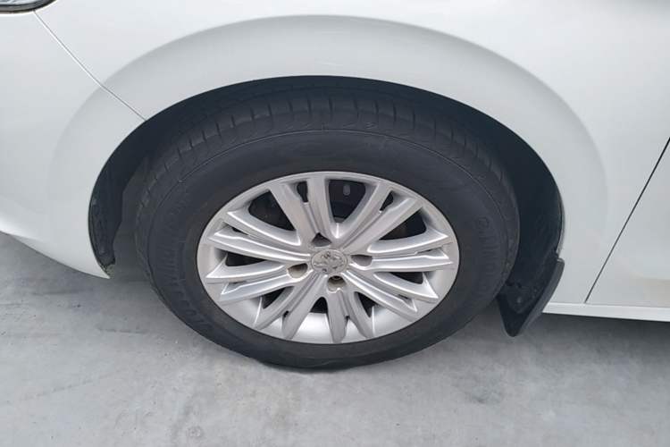 Used Peugeot 301 2014 1.6L Manual Comfort Edition Left Front Wheel Hub