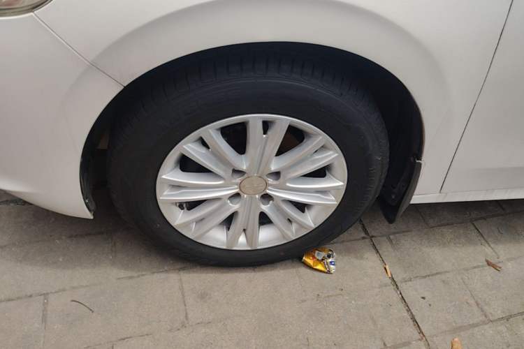 Used Peugeot 301 2014 1.6L Manual Comfort Edition Left Front Wheel Hub
