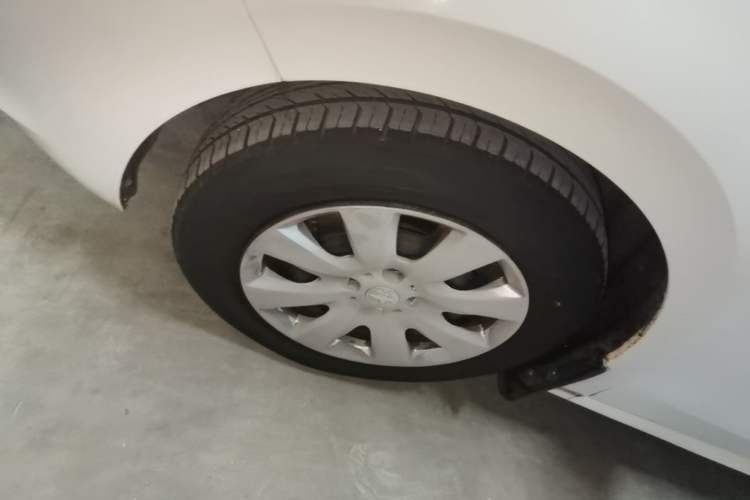 Used Peugeot 301 2014 1.6L Manual Comfort Edition Left Front Wheel Hub