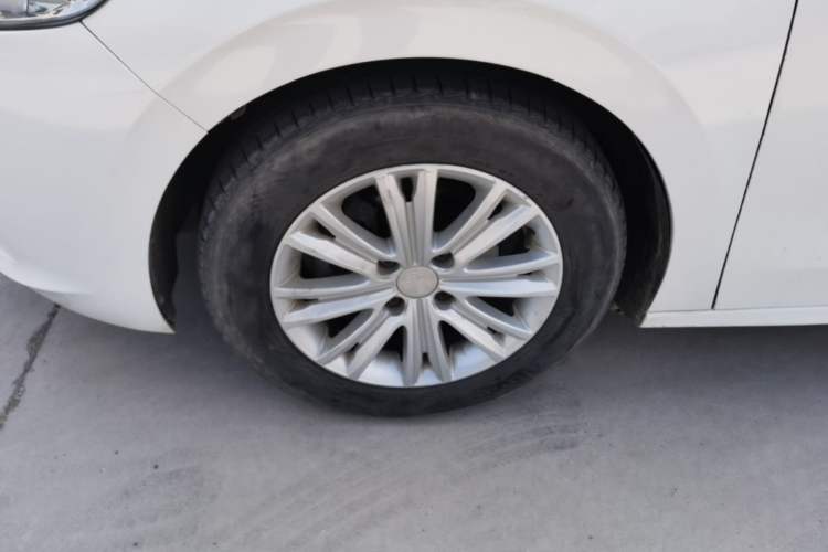 Used Peugeot 301 2014 1.6L Automatic Comfort Edition Left Front Wheel Hub
