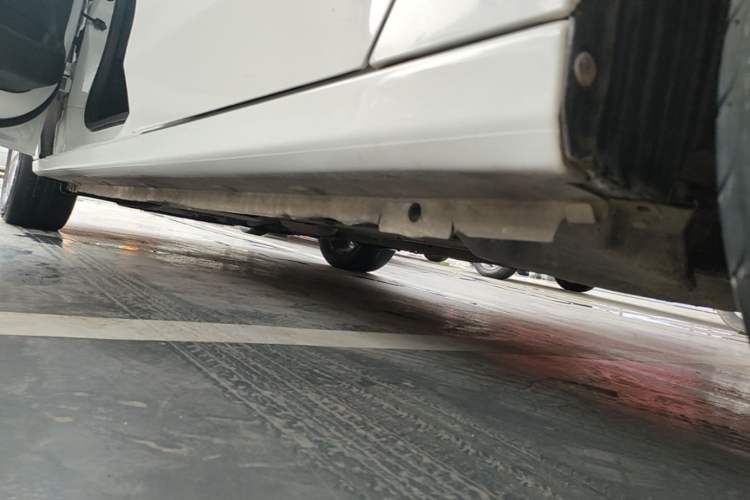 Used Peugeot 301 2014 1.6L Manual Luxury Edition Left Side Sill
