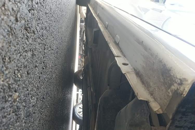 Used Peugeot 301 2014 1.6L Automatic Luxury Edition Left Side Sill