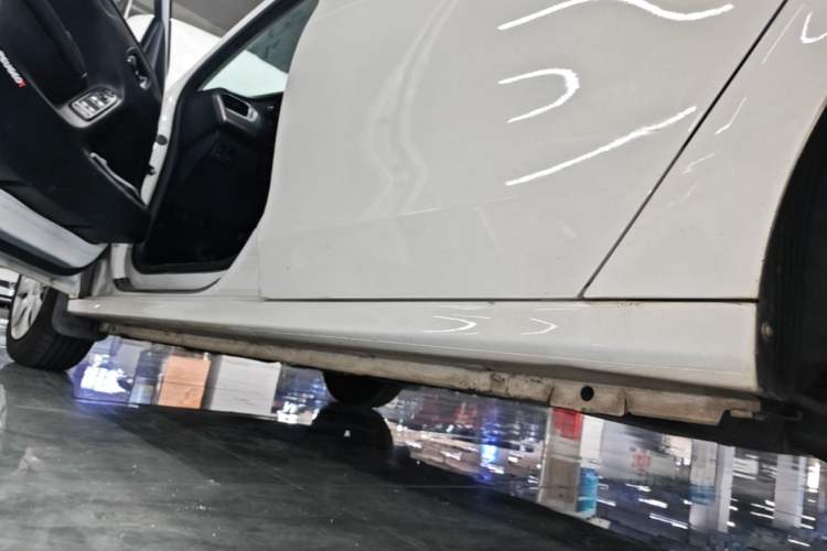 Used Peugeot 301 2014 1.6L Manual Comfort Edition Left Side Sill