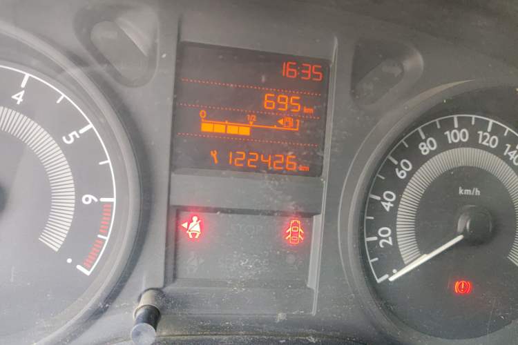 Used Peugeot 301 2014 1.6L Manual Comfort Edition Odometer Close Up