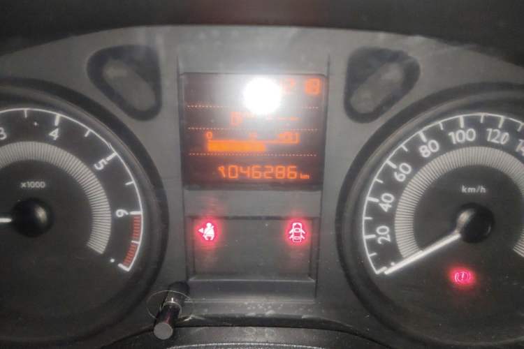 Used Peugeot 301 2014 1.6L Manual Comfort Edition Odometer Close Up