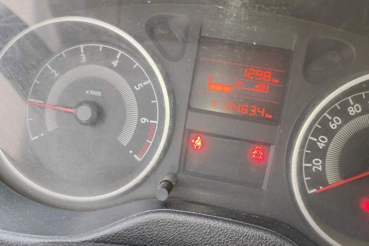 Used Peugeot 301 2014 1.6L Manual Luxury Edition Odometer Close Up
