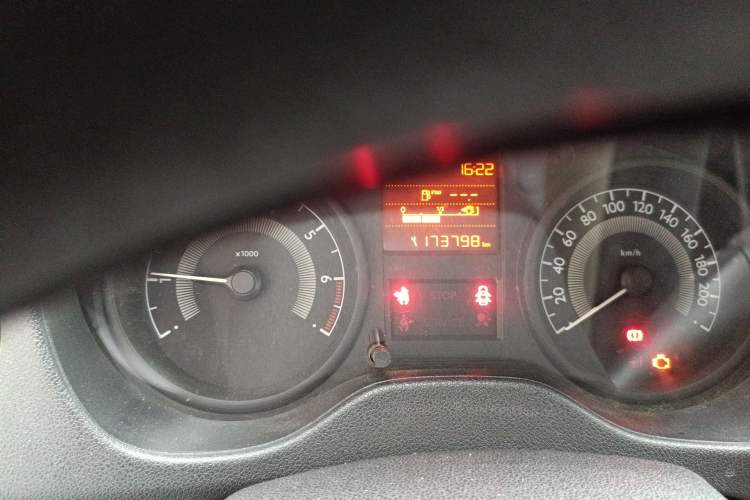 Used Peugeot 301 2014 1.6L Manual Comfort Edition Odometer Close Up
