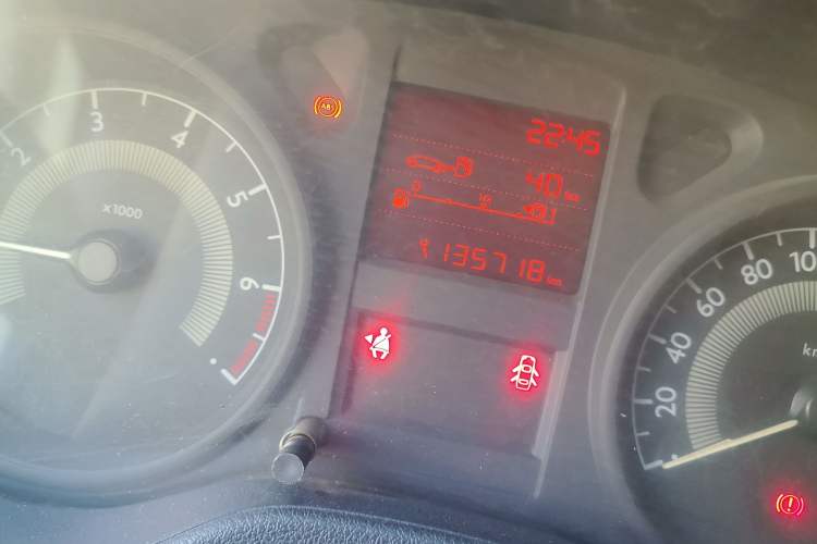 Used Peugeot 301 2014 1.6L Manual Comfort Edition Odometer Close Up
