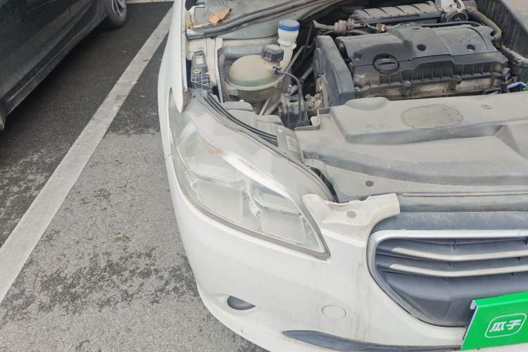 Used Peugeot 301 2014 1.6L Manual Comfort Edition Right Front Headlight
