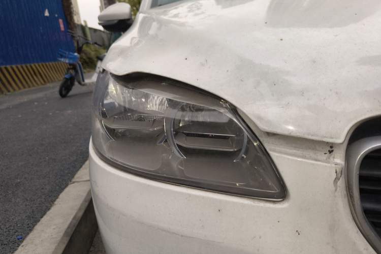 Used Peugeot 301 2014 1.6L Manual Comfort Edition Right Front Headlight