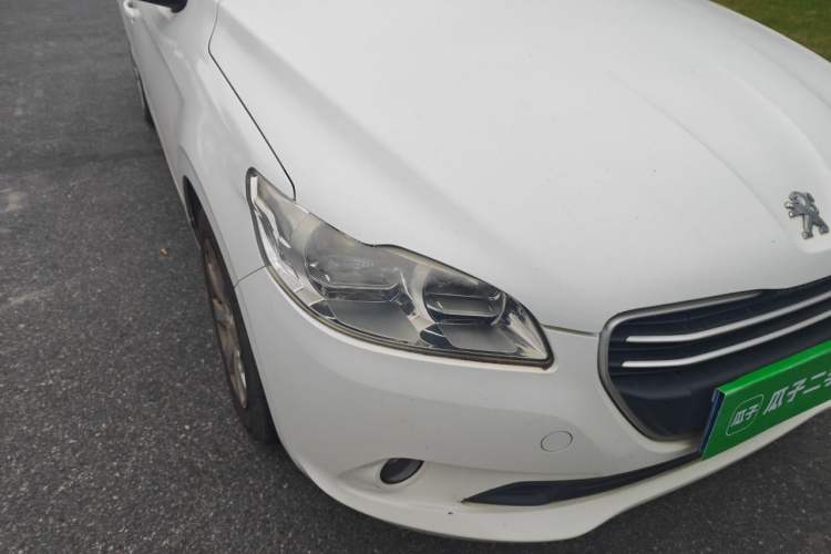 Used Peugeot 301 2014 1.6L Automatic Comfort Edition Right Front Headlight