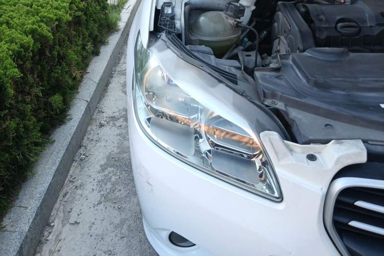 Used Peugeot 301 2014 1.6L Automatic Comfort Edition Right Front Headlight