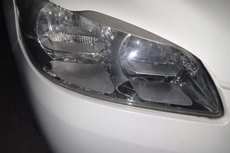 Used Peugeot 301 2014 1.6L Automatic Comfort Edition Right Front Headlight