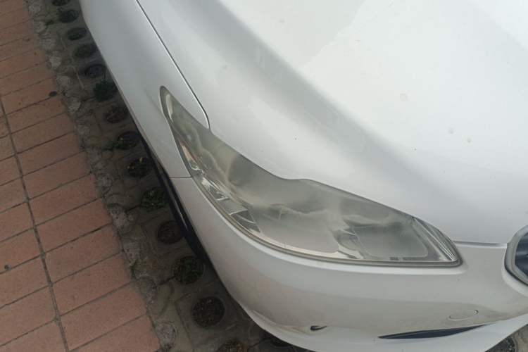 Used Peugeot 301 2014 1.6L Manual Comfort Edition Right Front Headlight