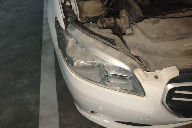 Used Peugeot 301 2014 1.6L Automatic Comfort Edition Right Front Headlight