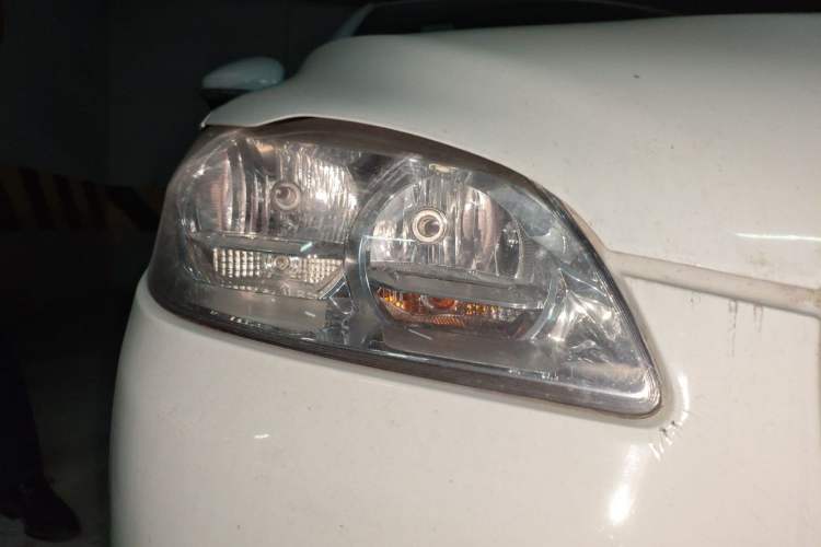 Used Peugeot 301 2014 1.6L Manual Comfort Edition Right Front Headlight