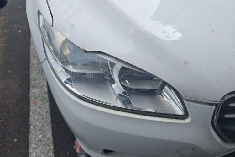 Used Peugeot 301 2014 1.6L Manual Luxury Edition Right Front Headlight