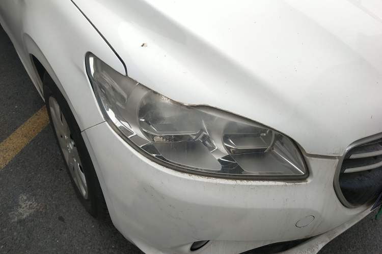Used Peugeot 301 2014 1.6L Manual Comfort Edition Right Front Headlight
