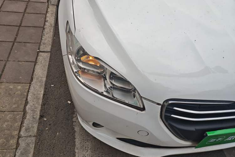 Used Peugeot 301 2014 1.6L Manual Luxury Edition Right Front Headlight