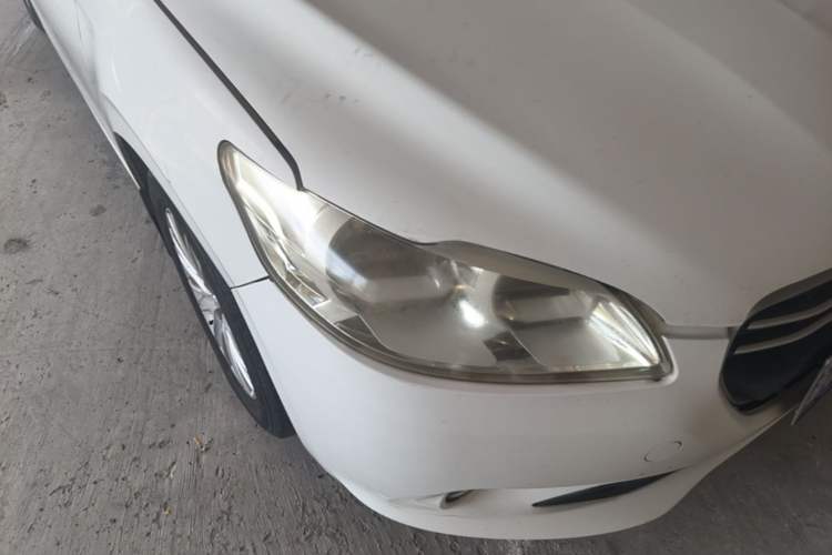 Used Peugeot 301 2014 1.6L Manual Comfort Edition Right Front Headlight