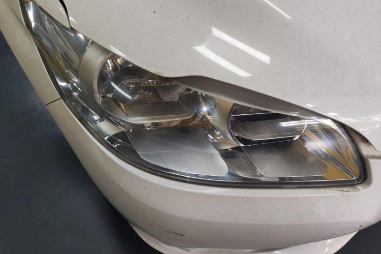 Used Peugeot 301 2014 1.6L Manual Comfort Edition Right Front Headlight