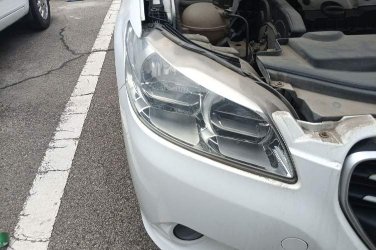 Used Peugeot 301 2014 1.6L Manual Comfort Edition Right Front Headlight
