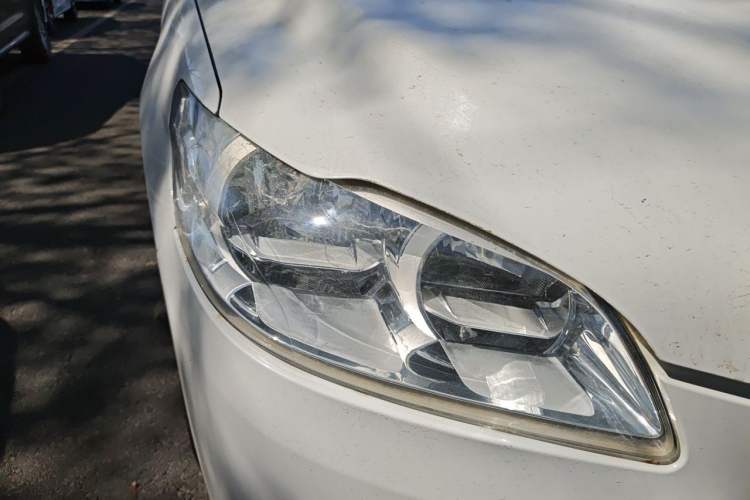 Used Peugeot 301 2014 1.6L Manual Comfort Edition Right Front Headlight