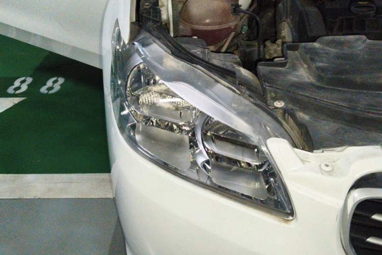 Used Peugeot 301 2014 1.6L Manual Comfort Edition Right Front Headlight