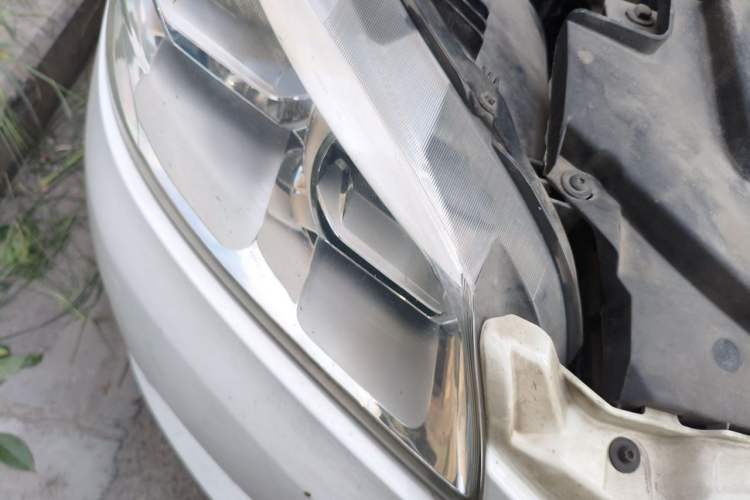 Used Peugeot 301 2014 1.6L Manual Luxury Edition Right Front Headlight