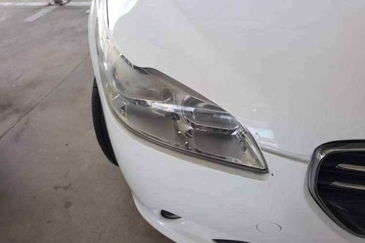 Used Peugeot 301 2014 1.6L Automatic Luxury Edition Right Front Headlight
