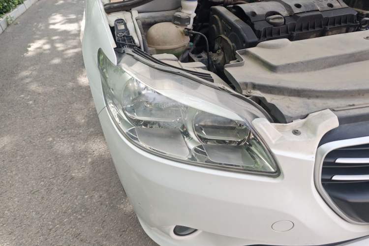 Used Peugeot 301 2014 1.6L Manual Comfort Edition Right Front Headlight