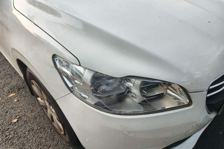 Used Peugeot 301 2014 1.6L Manual Comfort Edition Right Front Headlight